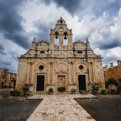low-angle-shot-monastery-arkadi-greece-cloudy-sky